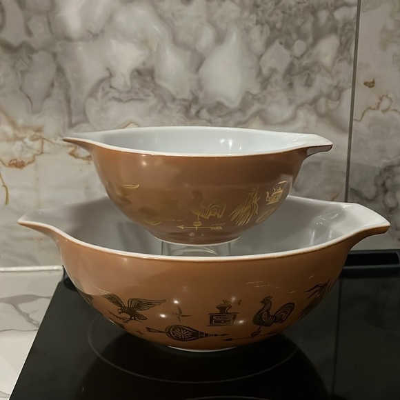 1.5QT and 4 QT Pyrex Early American Brown Gold Cinderella Bowls - Picture 8 of 12